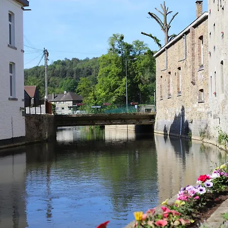 Aux Berges Du Bocq 別荘 *